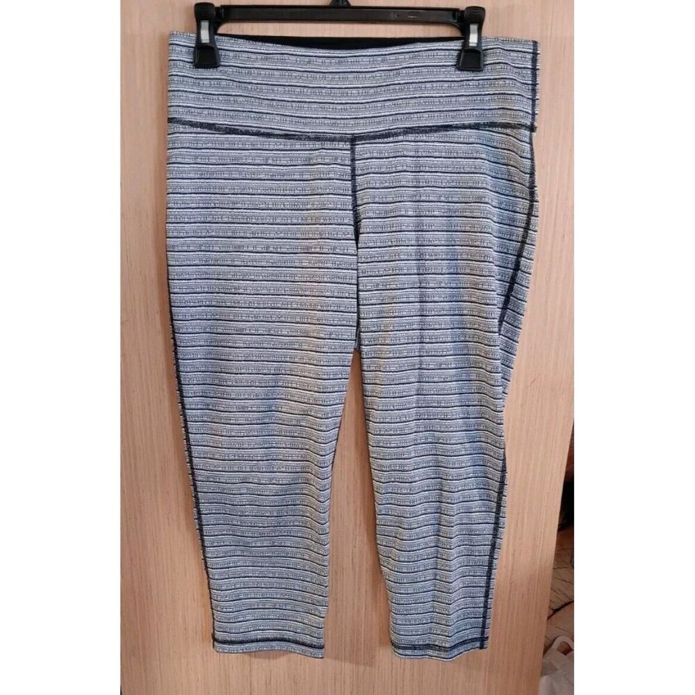 Ideology Womens Striped Cropped Leggings Size-LARGE Color-Black/White Jacquard
